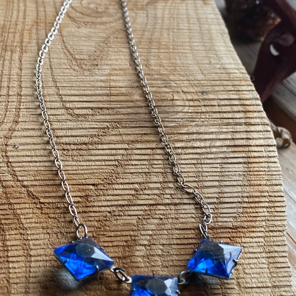 Blue 1920s Glass Necklace with Silver-Toned Chain - Picture 4 of 4